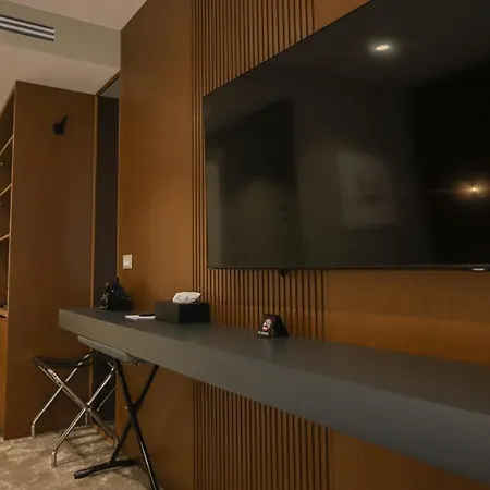 Urbanin & Hotell Tirana