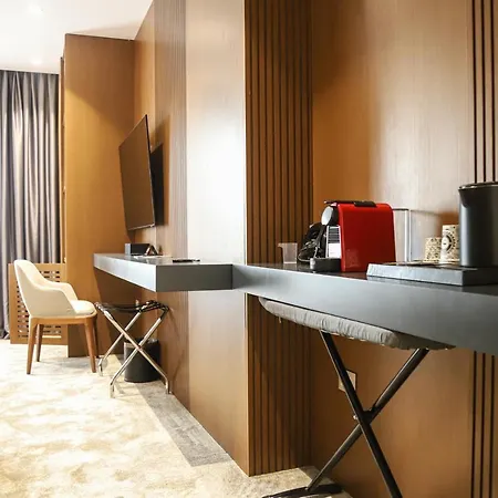Hotel Urbanin & Tirana