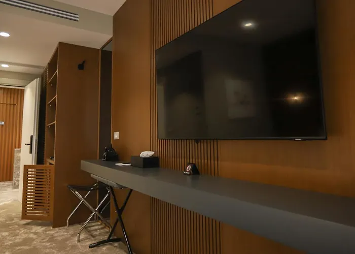 Urbanin & Hotel Tirana