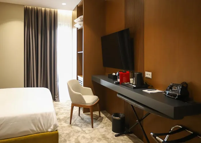 Hotel Urbanin & Tirana