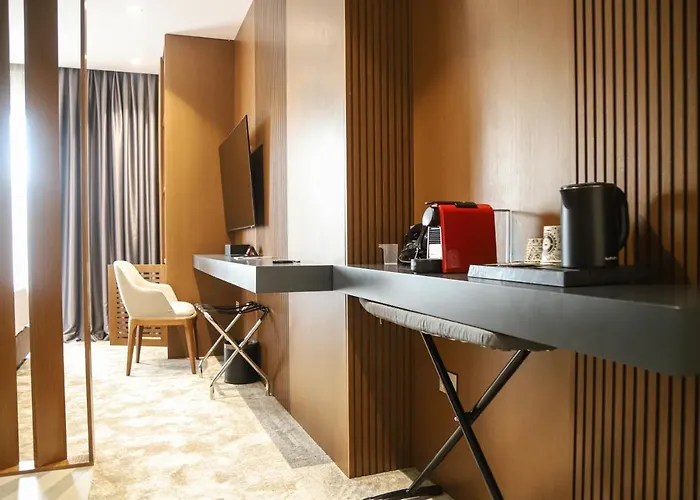 Hotel Urbanin & Tirana