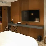 Urbanin & Hotel 4*