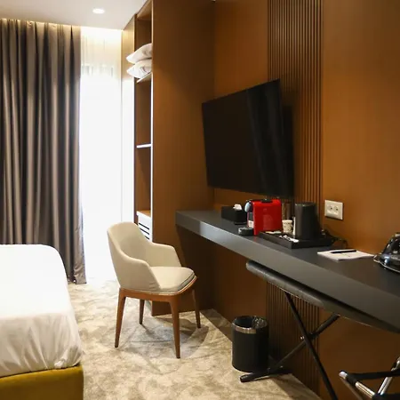 فندق Urbanin & تيرانا