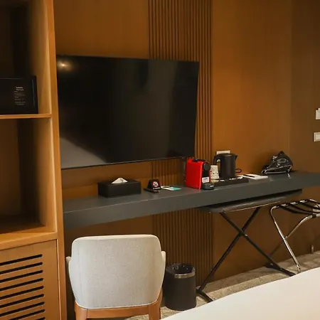 فندق Urbanin & 4*