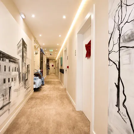 Hotel Urbanin & Tirana