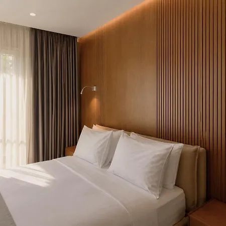 Urbanin & Hotel 4*