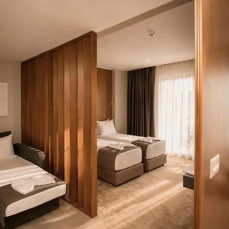 Hotel Urbanin & 4*